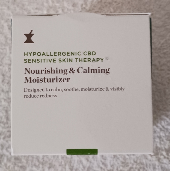 Perricone MD Nourishing & Calming Moisturizer - Picture 8 of 14